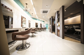 EARTH/A EARTH 松山銀天街店 | 松山のヘアサロン EARTH/A EARTH 松山銀天街店 | 松山のヘアサロン