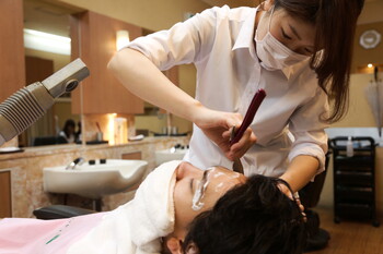 YOSHIZAWA Inc.HAKOZAKI | 日本橋のヘアサロン YOSHIZAWA Inc.HAKOZAKI | 日本橋のヘアサロン