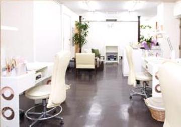 NAIL SALON LOVELLY'S 町田店 | 町田のネイルサロン