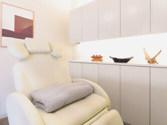 BLUE EYES 学芸大学店【アイブロウ/眉毛/まつげパーマ/マツエク専門店】 | 学芸大学のアイラッシュ BLUE EYES 学芸大学店【アイブロウ/眉毛/まつげパーマ/マツエク専門店】 | 学芸大学のアイラッシュ