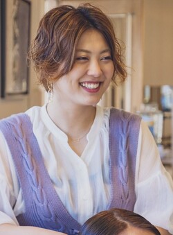 濱田敦子 | ａｓｈａ ｈａｉｒ ｓｏｌｕｔｉｏｎ　神戸店のジュニアスタイリスト